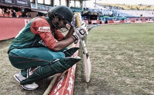 সৌম্য এতোটাই অসহায় হয়েছেন যে পায়ের তলায় জমিন খুঁজে পাচ্ছেন না