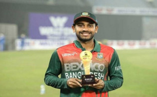 পাকিস্তান সিরিজের আগে হ্যাটট্রিক ফিফটিতে নিজেকে প্রমাণ করলেন মিরাজ