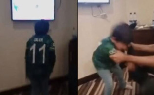 পাকিস্তানের পরাজয়ে এক শিশুর কান্নায় কোটি ভক্তের হৃদয় কেদে উঠল
