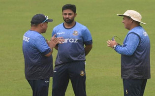 এইমাত্র পাওয়া : অবশেষে জাতীয় দলে ফিরলেন নাফিস ইকবাল