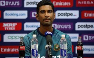 মুশফিকের টি-টোয়েন্টি দলে জায়গা হারানো নিয়ে যা বললেন মাহমুদউল্লাহ