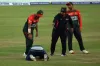  খেলার মাঝে মাঠে দর্শক, সোজা মুস্তাফিজের পায়ে