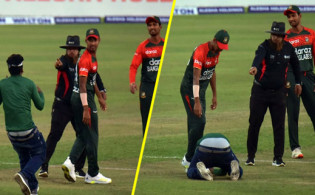 মুস্তাফিজের পায়ে চুমু খাওয়া ভক্তের আইন অনুযায়ী ব্যবস্থা