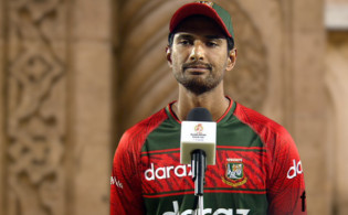 শেষ ওভারে তিন উইকেট নিয়েও ম্যাচ হেরে যে কারণকে দুষলেন অধিনায়ক রিয়াদ