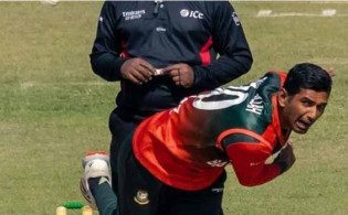 ১ ওভারে সর্বোচ্চ উইকেট নেওয়ার বিশ্বরেকর্ড গড়লেন মাহমুদউল্লাহ