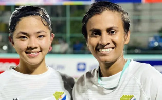 অবিশ্বাস্য ফুটবল ইতিহাস পাল্টে দিলেন বাংলাদেশের সাবিনা আর সুমাইয়া প্রতিপক্ষের জালে দিলেন ২২ গোল