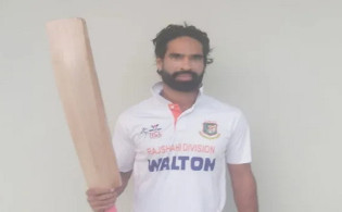 ১০ চার ও ৬ ছক্কায় ফরহাদ রেজার অবিশ্বাস্য ব্যাটিং ঝড়