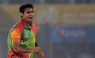 রেজার ব্যাটিং ঝড়, ১০ চার ও ৬ ছক্কা