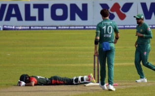 বাবর আজমদের বিরুদ্ধে মামলার আবেদন