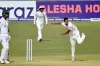 দিনের শুরুতেই তাইজুলের জোড়া আঘাত, দেখেনিন সর্বশেষ স্কোর