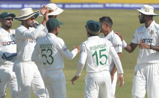 শীর্ষে তাইজুল