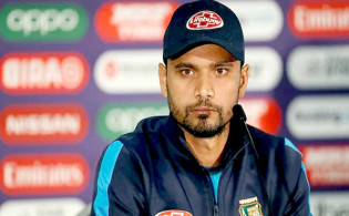 টেস্টে ৩০০ উইকেট ও ওয়ানডেতে আরও উইকেচ পেতাম: মাশরাফি