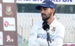 লজ্জাজনক ভাবে তিনদিনে ম্যাচ হেরে যে কারণকে দুষলেন অধিনায়ক মুমিনুল