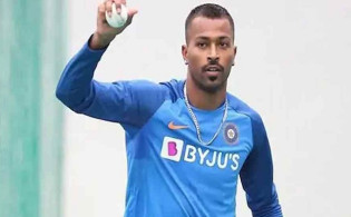 হুট করেই জীবনের কঠিন সিদ্ধান্তের দিকে যাচ্ছেন হার্দিক পান্ডিয়া