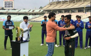 বাংলাদেশের অনূর্ধ্ব-১৯ দলের খেলায় মুগ্ধ সৌরভ