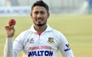 ব্যাটের পর বল হাতেও জ্বলে উঠলেন মোহাম্মদ আশরাফুল