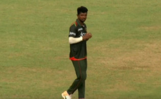 এশিয়া কাপ সেমি ফাইনাল : ৪ উইকেট নেই ভারতের