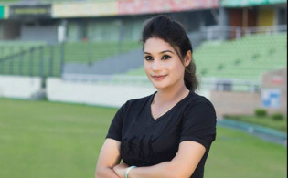 জেনেনিন বিশ্বের সেরা ১২ সুন্দরী নারী ক্রিকেটারের নাম