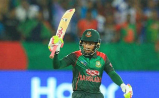 দেশের প্রথম ক্রিকেটার হিসেবে নতুন রেকর্ড গড়লো মুশফিক