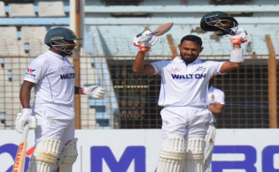 ওরে ব্যাটিং : চার ছক্কার ঝড়ে একাই ২০০ করলেন মিঠুন,সর্বশেষ স্কোর