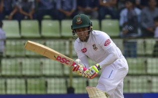 হঠাৎ করেই মুশফিককে নিয়ে অবাক করা তথ্য দিলেন মমিনুল