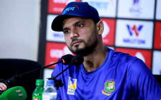 নিউজিল্যান্ডের বিপরীতে ঐতিহাসিক ম্যাচ জয়ের কৃতিত্ব যাকে দিলেন মাশরাফি