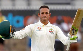 সাদা পোশাকে ফিরেই নিজের ব্যাটিং যাদুতে বিশ্বকে তাক লাগালেন উসমান