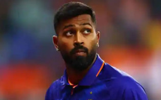 জানাগেলো আসল কারন যে কারনে হার্দিককে দল থেকে বাদ দিয়েছে মুম্বাই