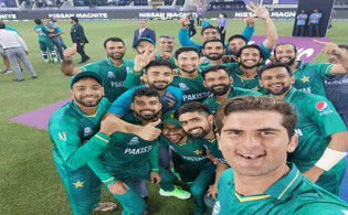 পাকিস্তানের বর্ষসেরা ক্রিকেটার হলেন যারা