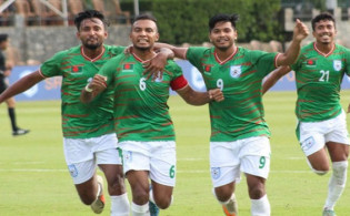 জামালদের দায়িত্ব নিতে আসছেন বার্সার কোচ