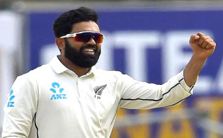 সবাইকে অবাক করে মাত্র ১ ম্যাচ খেলেই যেভাবে সেরার তালিকায় আজাজ প্যাটেল