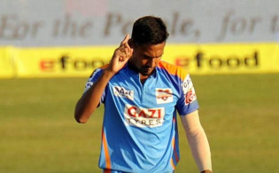 দুর্দান্ত মুস্তাফিজের বোলিং তোপে দাড়াতে পারছে না কোন ব্যাটার, সর্বশেষ স্কোর