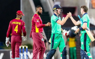 আবারও ক্রিকেট ইতিহাসকে পাল্টে দিলো আয়ারল্যান্ড