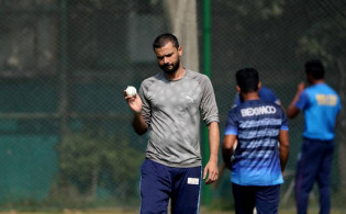 মাশরাফিকে প্রত্যেকটি ম্যাচ খেলাবে কিনা আগাম জানিয়ে দিল ঢাকার কোচ