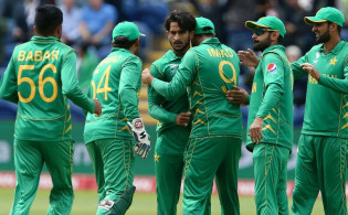পাকিস্তানে বয়স চুরির অপরাধে দুই টুর্নামেন্ট বন্ধ ঘোষনা