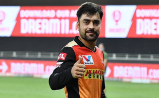 সবাইকে তাক লাগিয়ে আইপিএলে আকাশ ছোঁয়া পারিশ্রমিকে নতুন দলে রশিদ খান