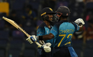 অবাক ক্রিকেট বিশ্ব : শানাকার সেঞ্চুরির পরও অবিশ্বাস্য কান্ড ঘটালো শ্রীলংকা