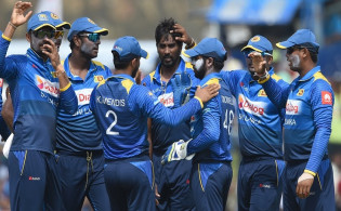 ওয়ানডেতে ৫৯৬ রানের ম্যাচ দেখলো পুরো ক্রিকেট বিশ্ব