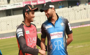 মাশরাফি ভাই থাকলে দলের পেস বোলিং বিভাগ আরও সমৃদ্ধ হয়ে যায় : মাহমুদুল্লাহ রিয়াদ