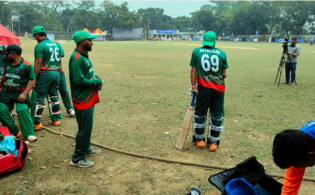 টসে জিতে বাংলাদেশকে ব্যাটিংয়ে পাঠালো ভারত