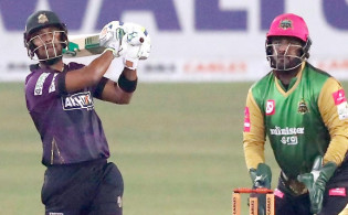 অনেক দিন পর নিজের স্বভাব সুলোভ ব্যাটিং করলেন সাব্বির