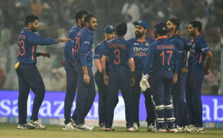 চরম দু:সংবাদ : সিরিজ হারের পরও যে কারনে জরিমানা করা হলো ভারতকে
