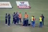 চরম দু:সংবাদ : রাজার বাউন্সারের গুরুতরো আঘাত পেয়ে স্ট্রেচারে মাঠ ছাড়লেন ফ্লেচার