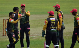 বিপিএলে চলতি আসরে দেশী ও বিদেশী ক্রিকেটারদের মধ্যে পার্থক্য