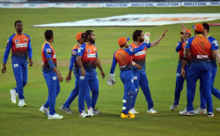 এইমাত্র পাওয়া : শেষ হলো চট্টগ্রাম ও খুলনার ম্যাচ