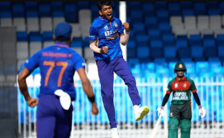 বিশ্বকাপ : শেষ হলো ১৫ ওভারের খেলা,দেখেনিন সর্বশেষ স্কোর
