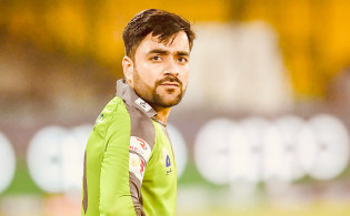 দেখেনিন পিএসএলে রশিদের বিস্ময়কর কান্ড