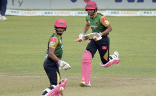 এক ইনিংসে ৭০ রান করে তিন রেকর্ড গড়লেন রিয়াদ