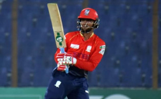 চট্টগ্রামকে মাঝারী রানের টার্গেট দিলো বরিশাল