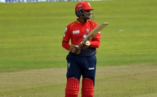 নিজের খেলা নিয়ে কঠিন সিদ্ধান্ত নিলেন সাকিব